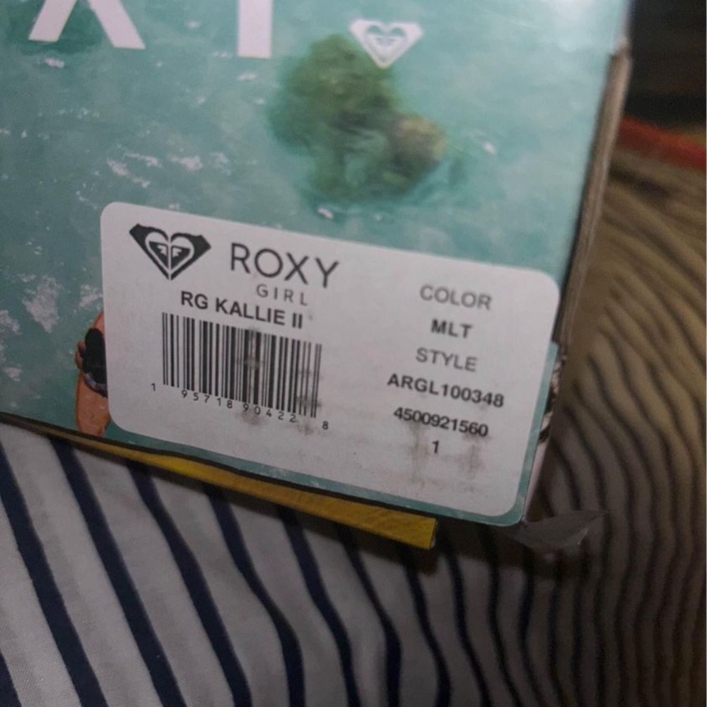 Roxy flip flops